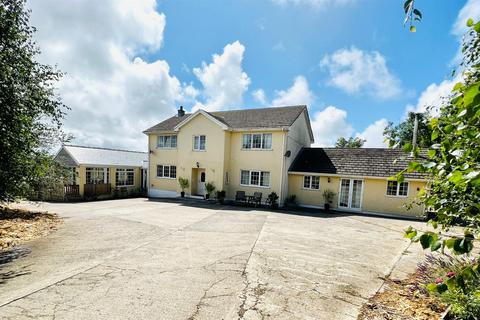 4 bedroom property with land for sale, Pembroke