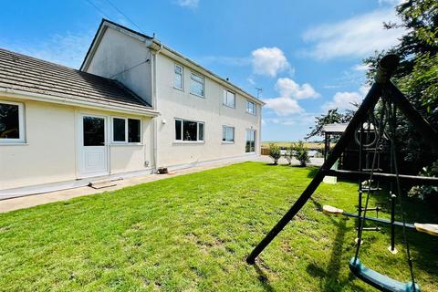 4 bedroom property with land for sale, Pembroke