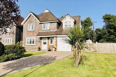 4 bedroom detached house for sale, Coed Y Cadno, Cwmgwili