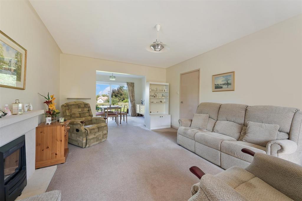 Larchwood Close, Banstead 3 bed detached house for sale - £750,000