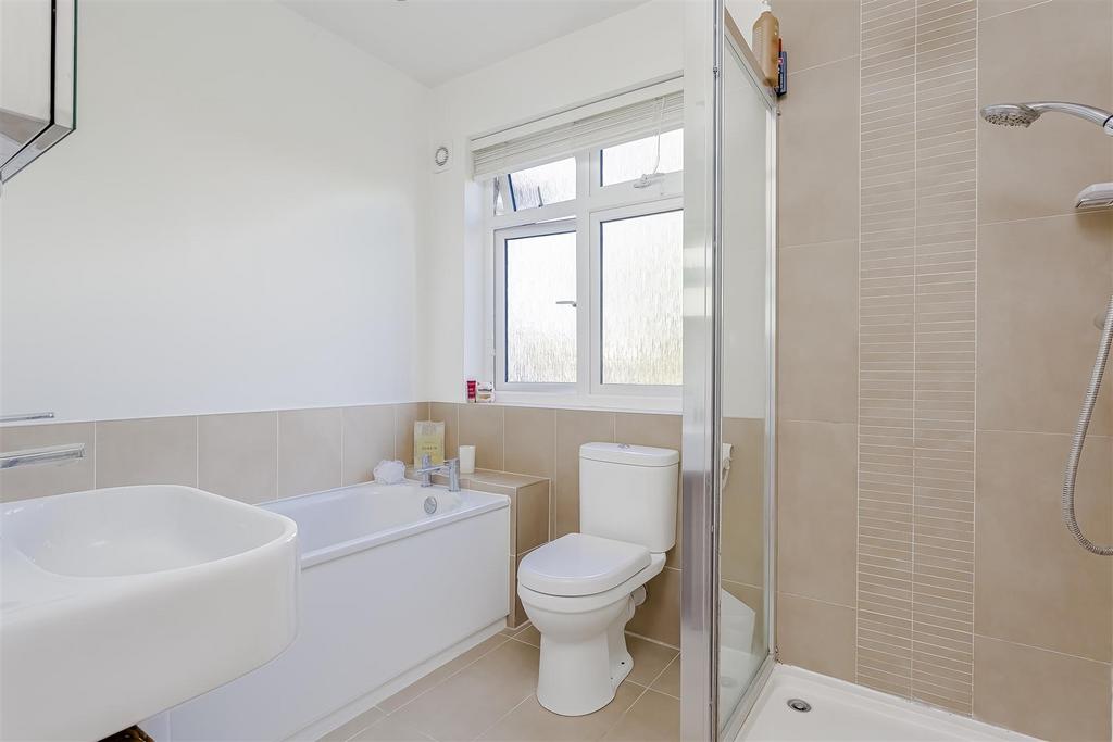 House-upper-pines-banstead-106.jpg