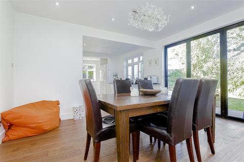 12 Upper Pines, Banstead, SM7 3PZ