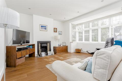 12 Upper Pines, Banstead, SM7 3PZ