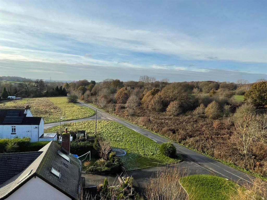 Sedgley Road, Penn Common 2 bed apartment for sale £225,000