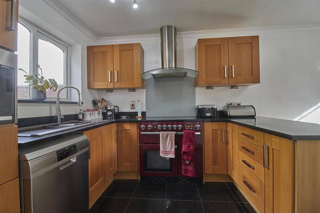 Brodick Road, Hinckley 4 bed detached house for sale £325,000