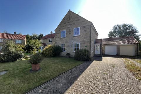 4 bedroom detached house for sale, Olivers Gardens, Staindrop, County Durham