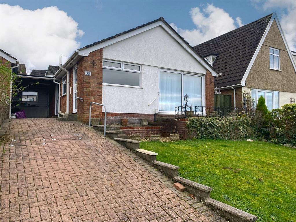 Maes Yr Efail, Dunvant, Swansea 2 bed detached bungalow for sale £187,500
