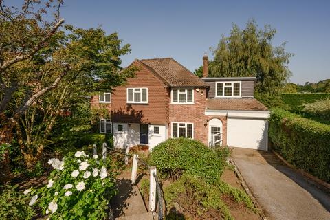 18 Silverdale Avenue, Oxshott, Leatherhead, KT22 0LB