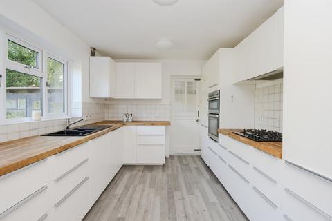 18 Silverdale Avenue, Oxshott, Leatherhead, KT22 0LB