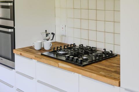 18 Silverdale Avenue, Oxshott, Leatherhead, KT22 0LB