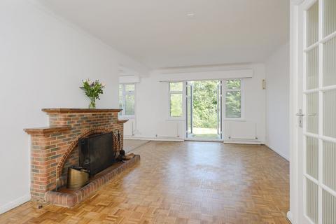 18 Silverdale Avenue, Oxshott, Leatherhead, KT22 0LB