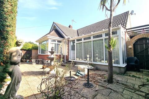 15 Brook Close, Bournemouth, BH10 5JP