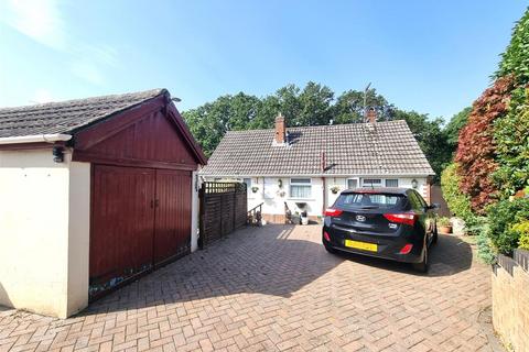 15 Brook Close, Bournemouth, BH10 5JP