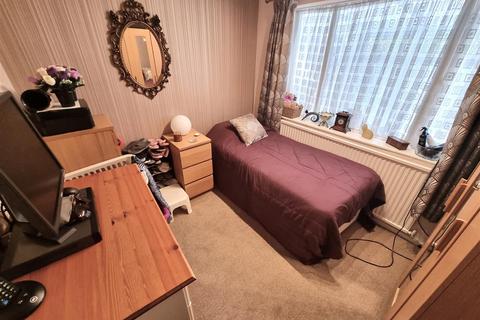 15 Brook Close, Bournemouth, BH10 5JP