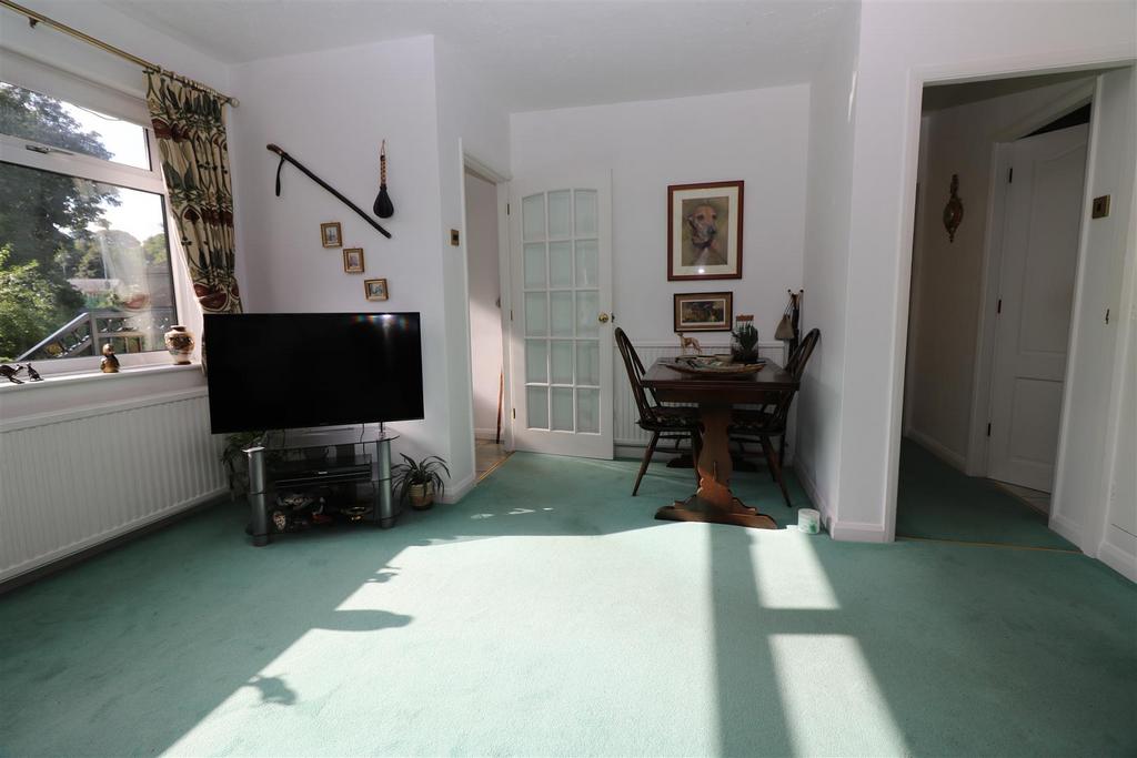 Darley house lounge 3.JPG