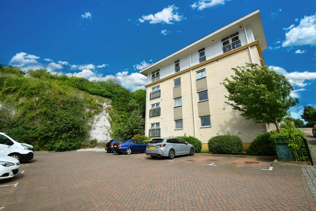 Ward View, Chatham, ME5 2 bed apartment for sale £190,000