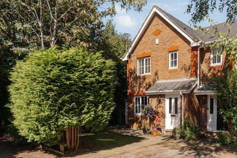 13 Galen Close, Epsom, KT19 7DL