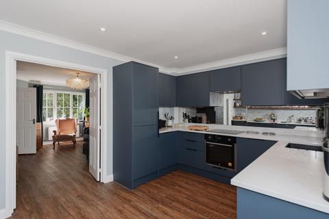 13 Galen Close, Epsom, KT19 7DL