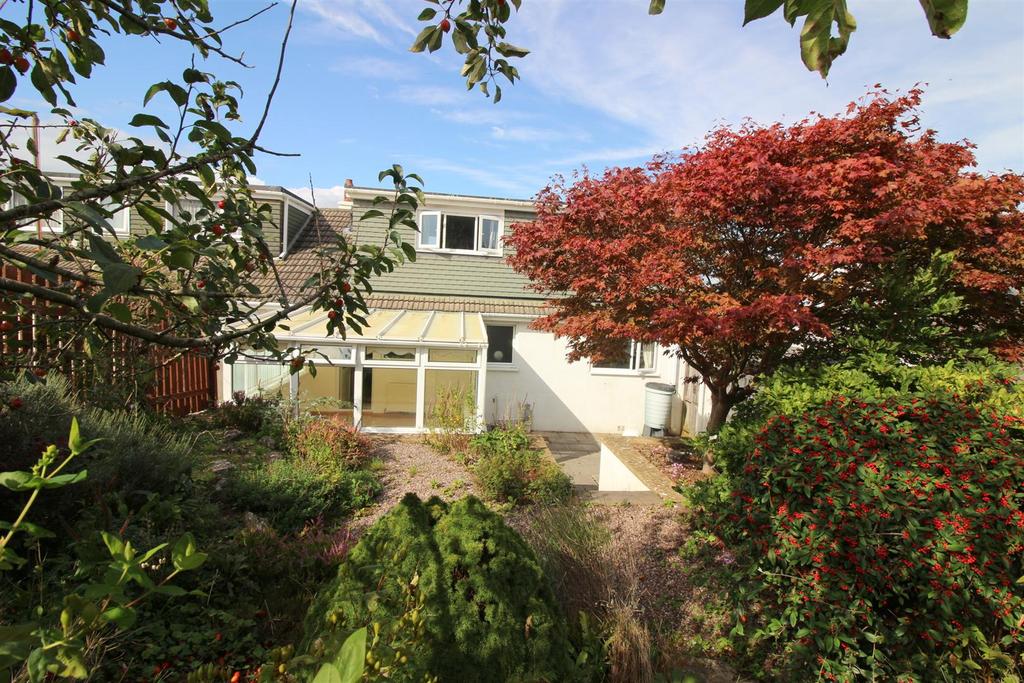 Hillside Road, Saltash 3 bed semidetached bungalow £355,000