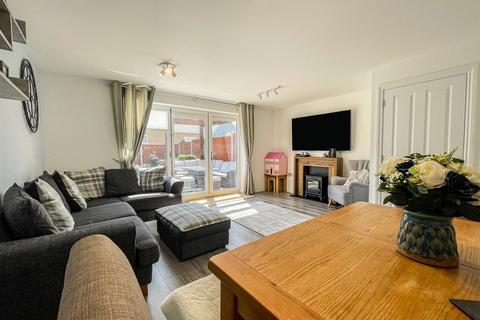 14 Elliots Close, West Horndon, Brentwood, CM13 3FU