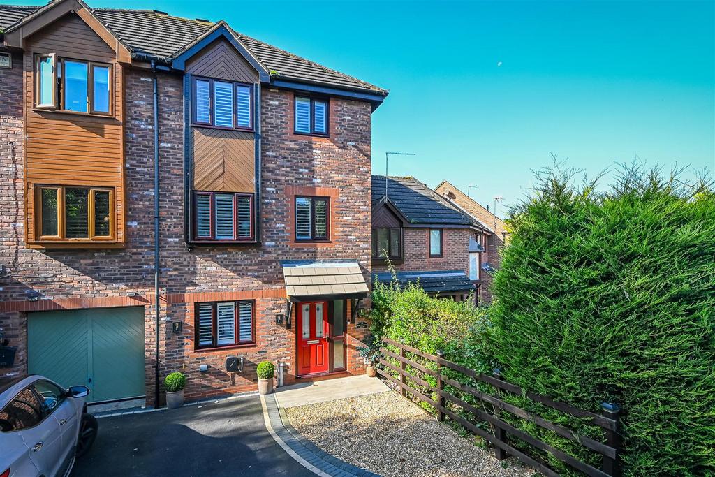 11 Lavington View, Bridgnorth 3 bed semidetached house for sale £330,000