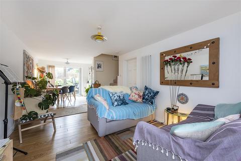 51 Aplins Close, Harpenden, AL5 2PZ