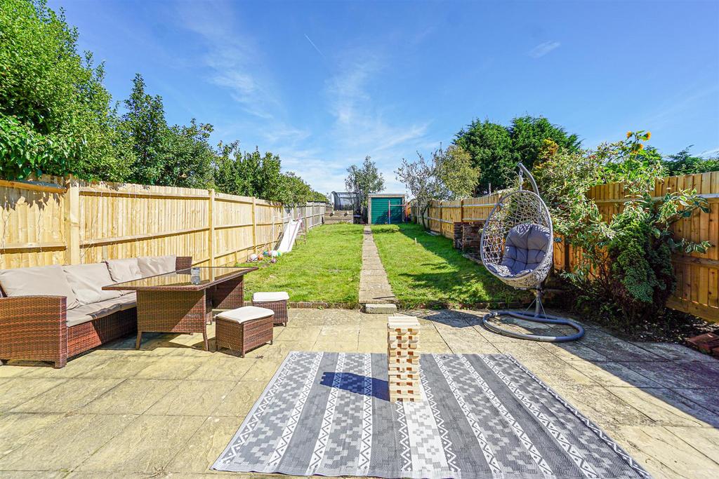 Mildenhall Drive, St. Leonardsonsea 3 bed semidetached house for