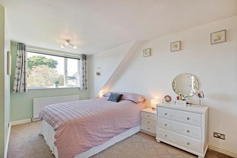 13 Sunhurst Drive, Oakworth, Keighley, BD22 7RG