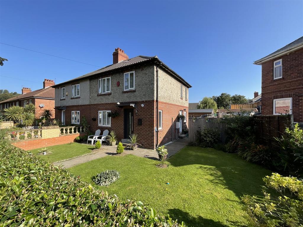 Edgehill Road, Scarborough 3 bed semidetached house for sale £165,000