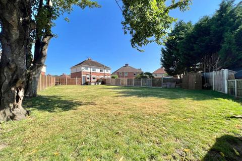 19 Coronation Street, Wrenthorpe, Wakefield, WF2 0HT