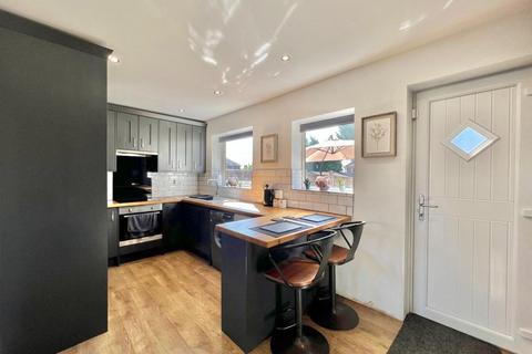 19 Coronation Street, Wrenthorpe, Wakefield, WF2 0HT