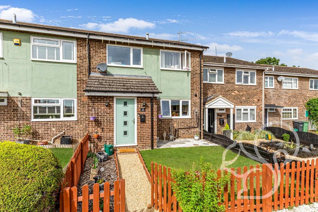 Godwin Close, Halstead 3 bed terraced house for sale £280,000