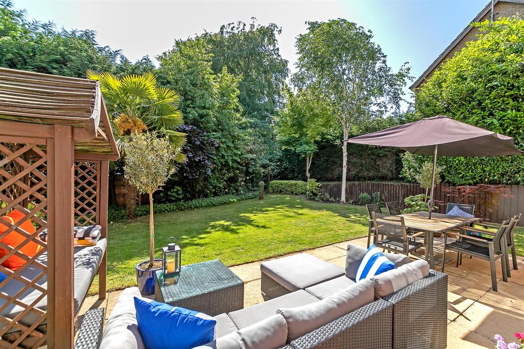 Ellis Fields, St. Albans 5 bed detached house £1,835,000