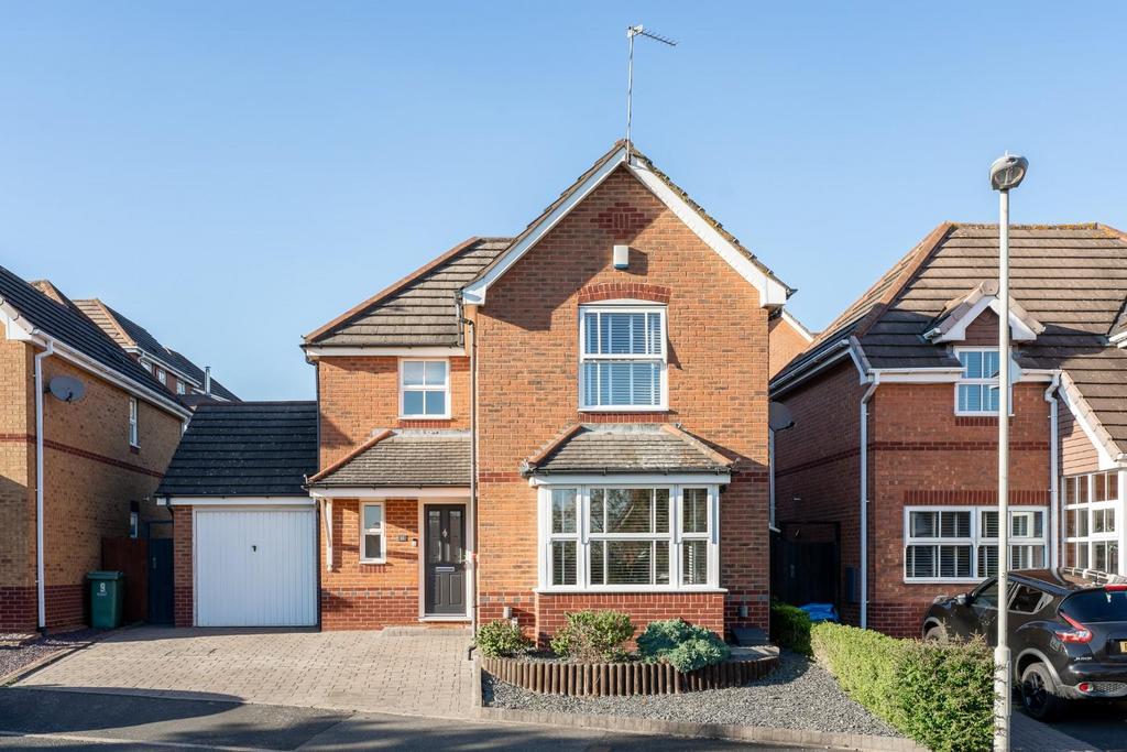 Thoresby Croft, Earls Keep, Dudley 3 bed detached house for sale £300,000