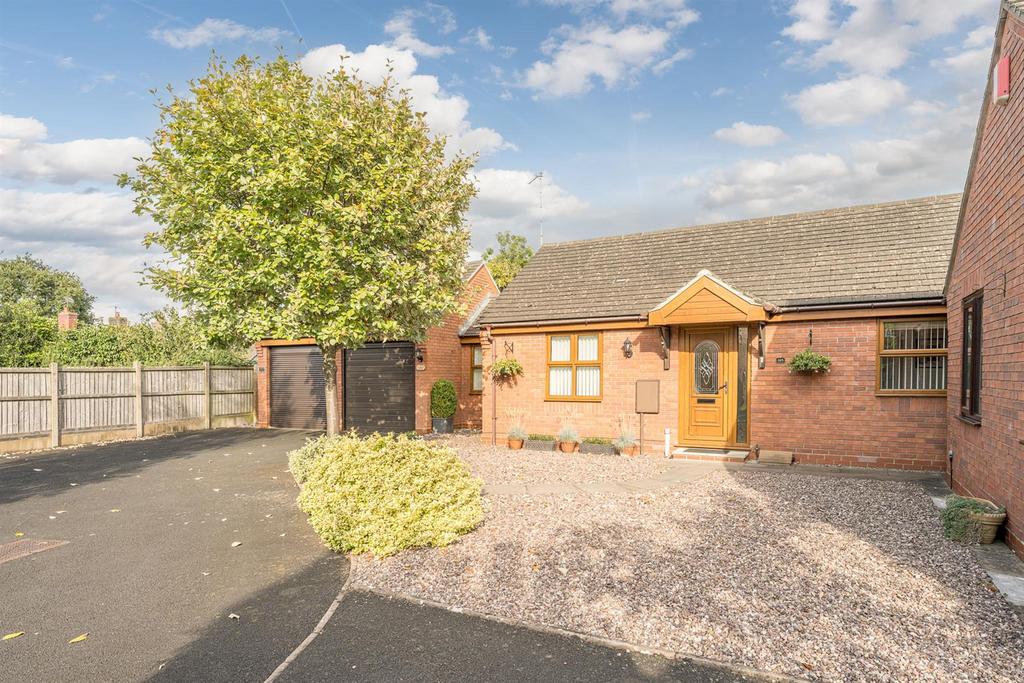 Cathcart Road, Stourbridge, DY8 3UZ 3 bed detached bungalow for sale