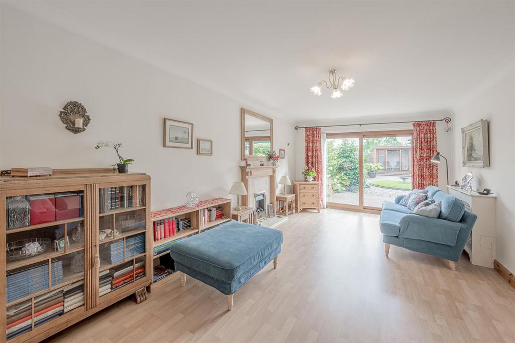 Cathcart Road, Stourbridge, DY8 3UZ 3 bed detached bungalow for sale