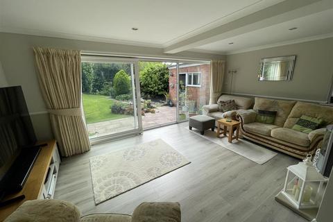 13 Tysoe Hill, Glenfield, Leicester, LE3 8AR