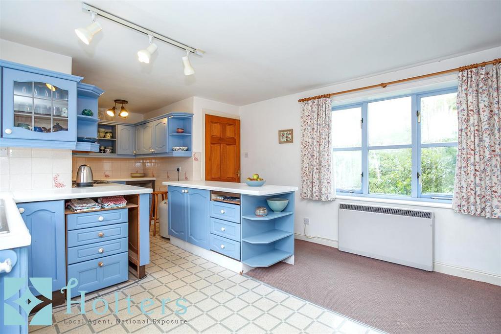 Kitchen Angle 4.jpg