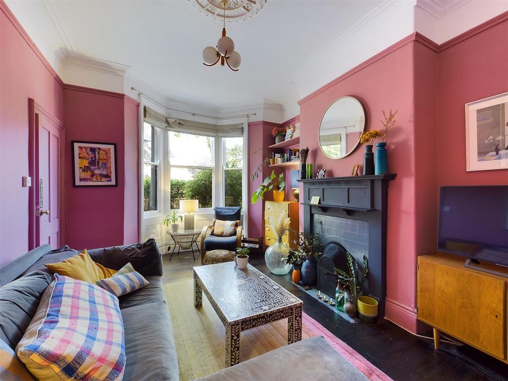 Windsor Gardens, North Shields 2 bed end of terrace house £260,000