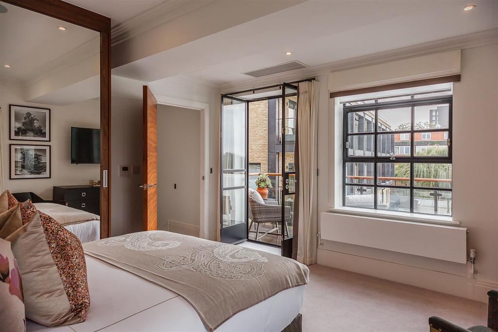 8316099-interior06.jpg