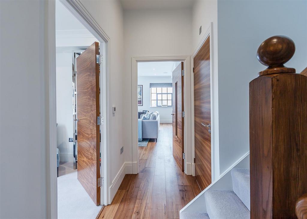 8316099-interior27.jpg