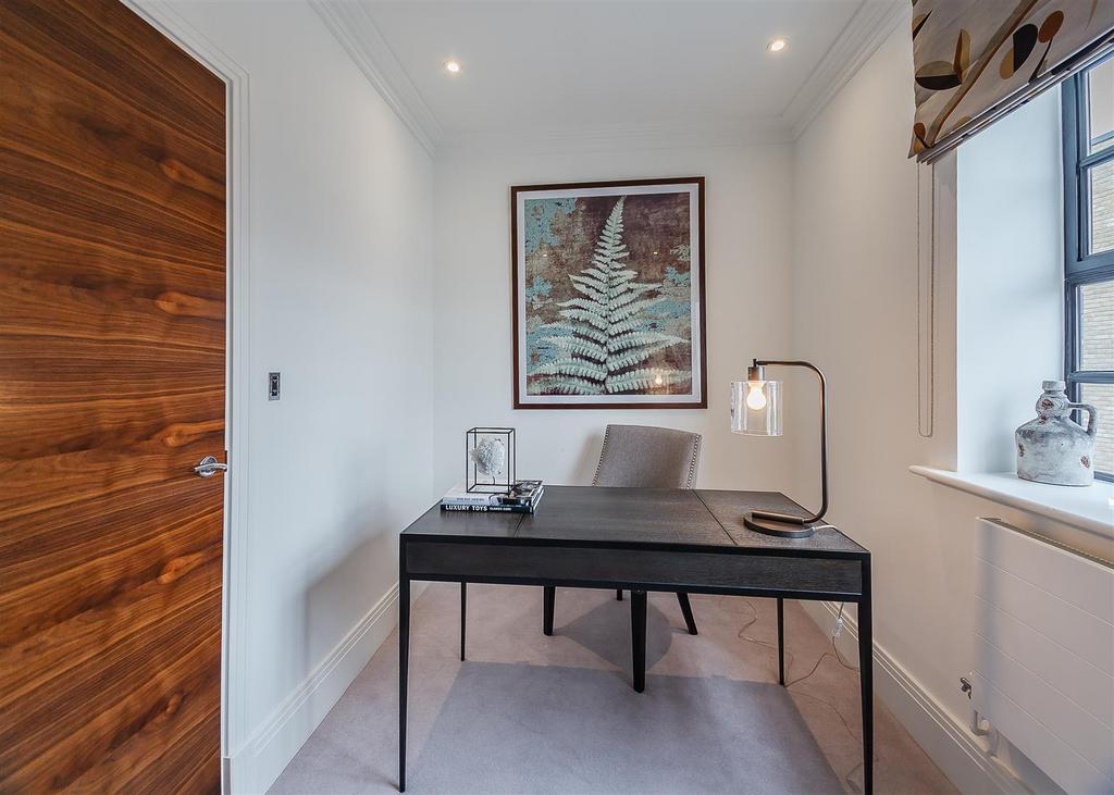 8316099-interior30.jpg