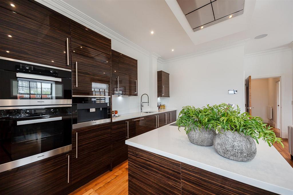 8316099-interior49.jpg