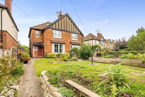 129 Faversham Road, Kennington, Ashford, TN24 9DE