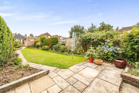 129 Faversham Road, Kennington, Ashford, TN24 9DE