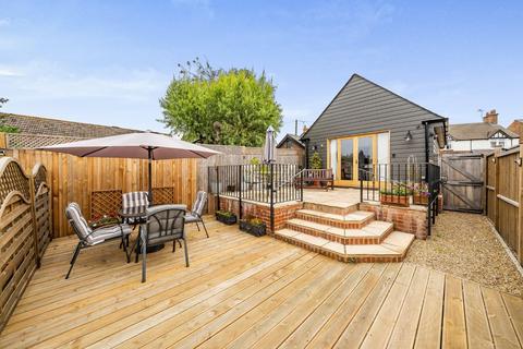 129 Faversham Road, Kennington, Ashford, TN24 9DE
