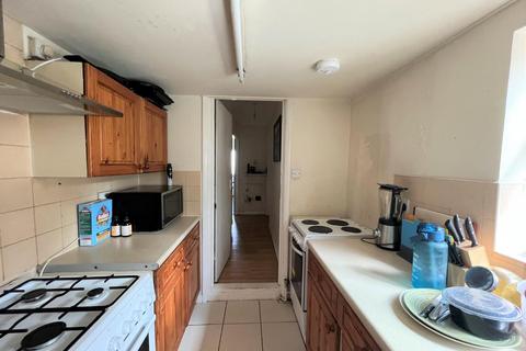 5 Whitfeld Road, Ashford, TN23 7TS