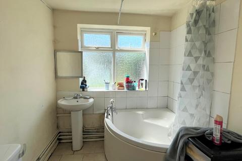 5 Whitfeld Road, Ashford, TN23 7TS