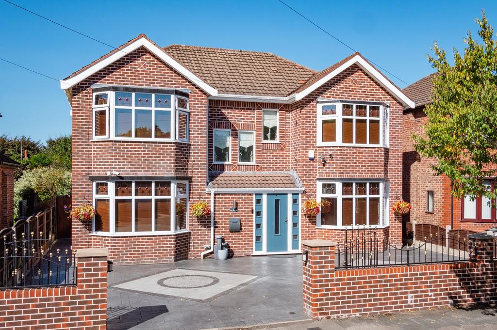 Vicarage Road, Urmston, Manchester, M41 3 bed detached house for sale