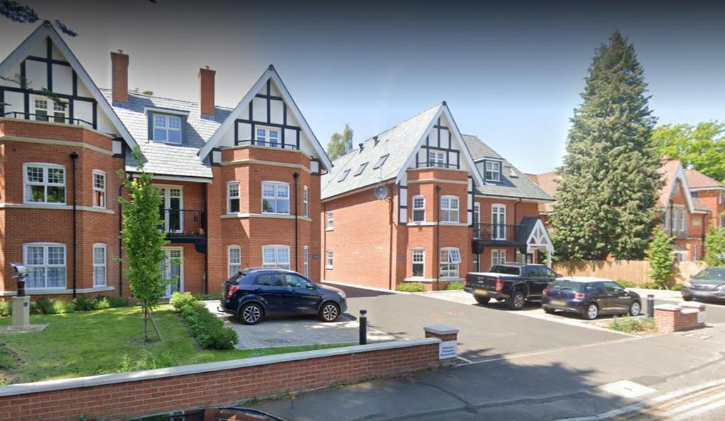 Clarendon Road, Bournemouth BH4 2 bed apartment to rent £960 pcm (£